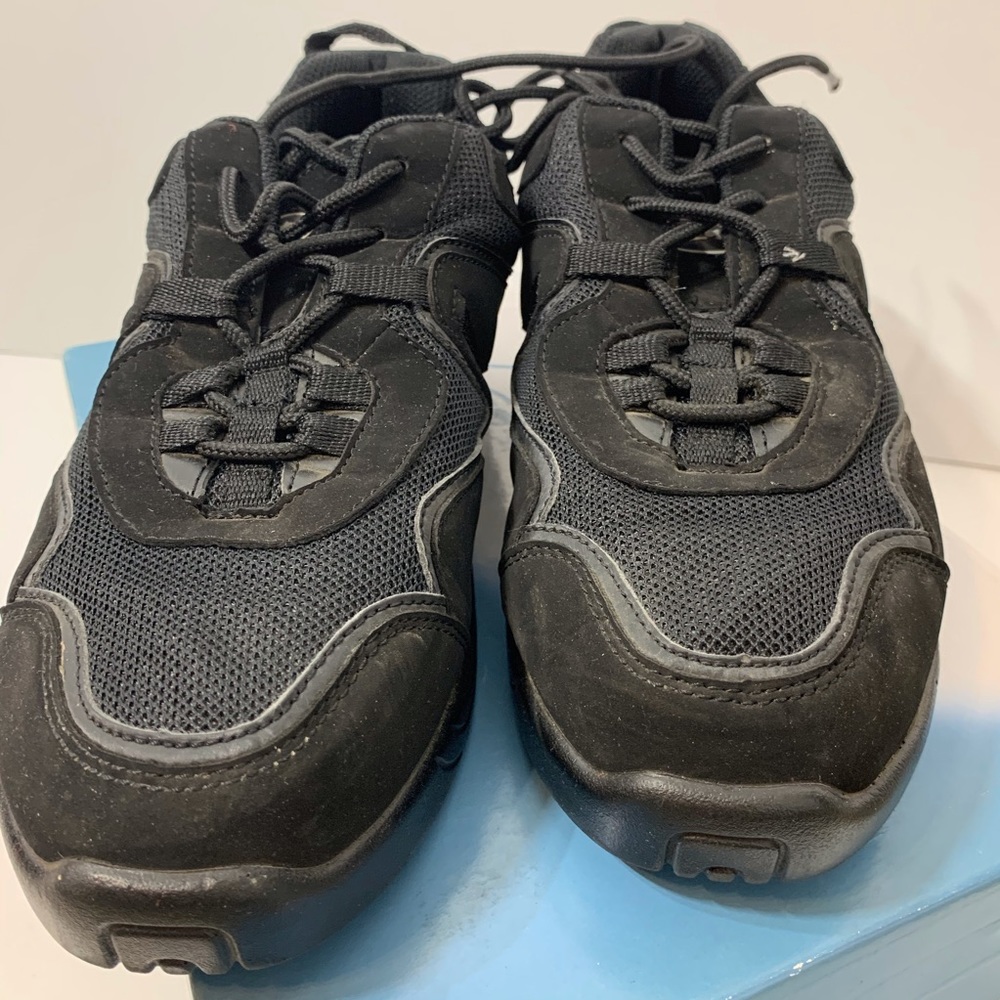 EUC‎ Leo’s Black Dance Sneakers (in box) Size 10M